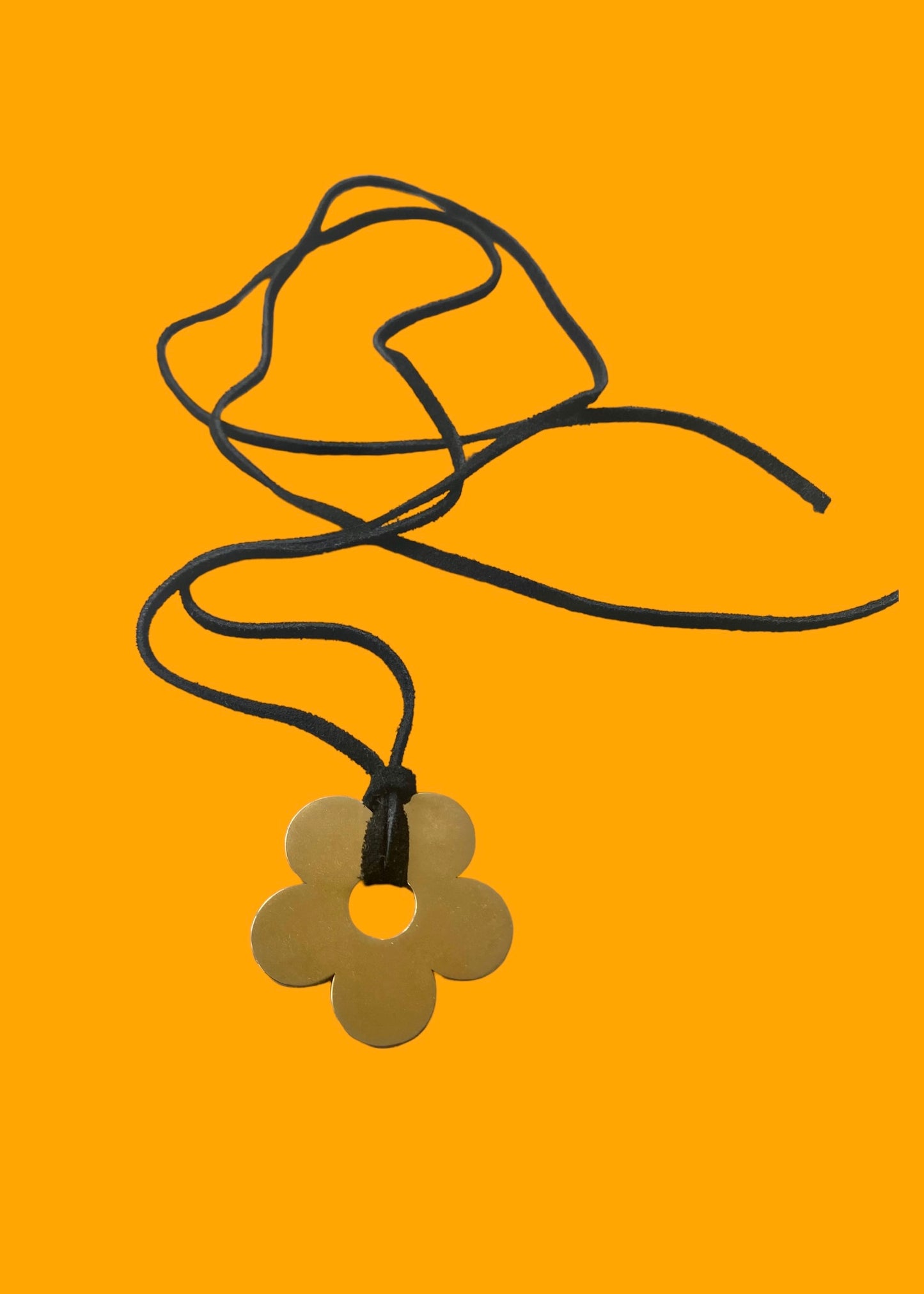 FLOWER COIN NECKLACE